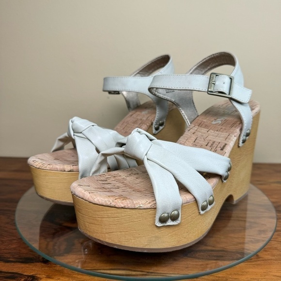 Korks Dawson Sandal in Off White - Picture 4 of 14